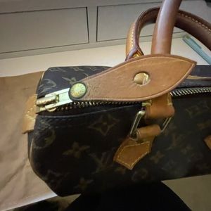 Used authentic Louis Vuitton 25 Speedy AUTHENTIC!!